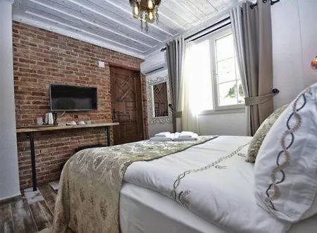 Otel Ayşe Hanım Konağı *